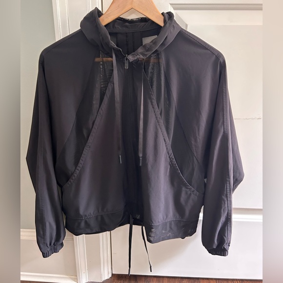Lululemon worn size 6 bomber type jacket - Picture 1 of 3